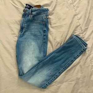 skinny blue jeans